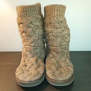Isla from UGG Beige Cotton Knit Boots size 8